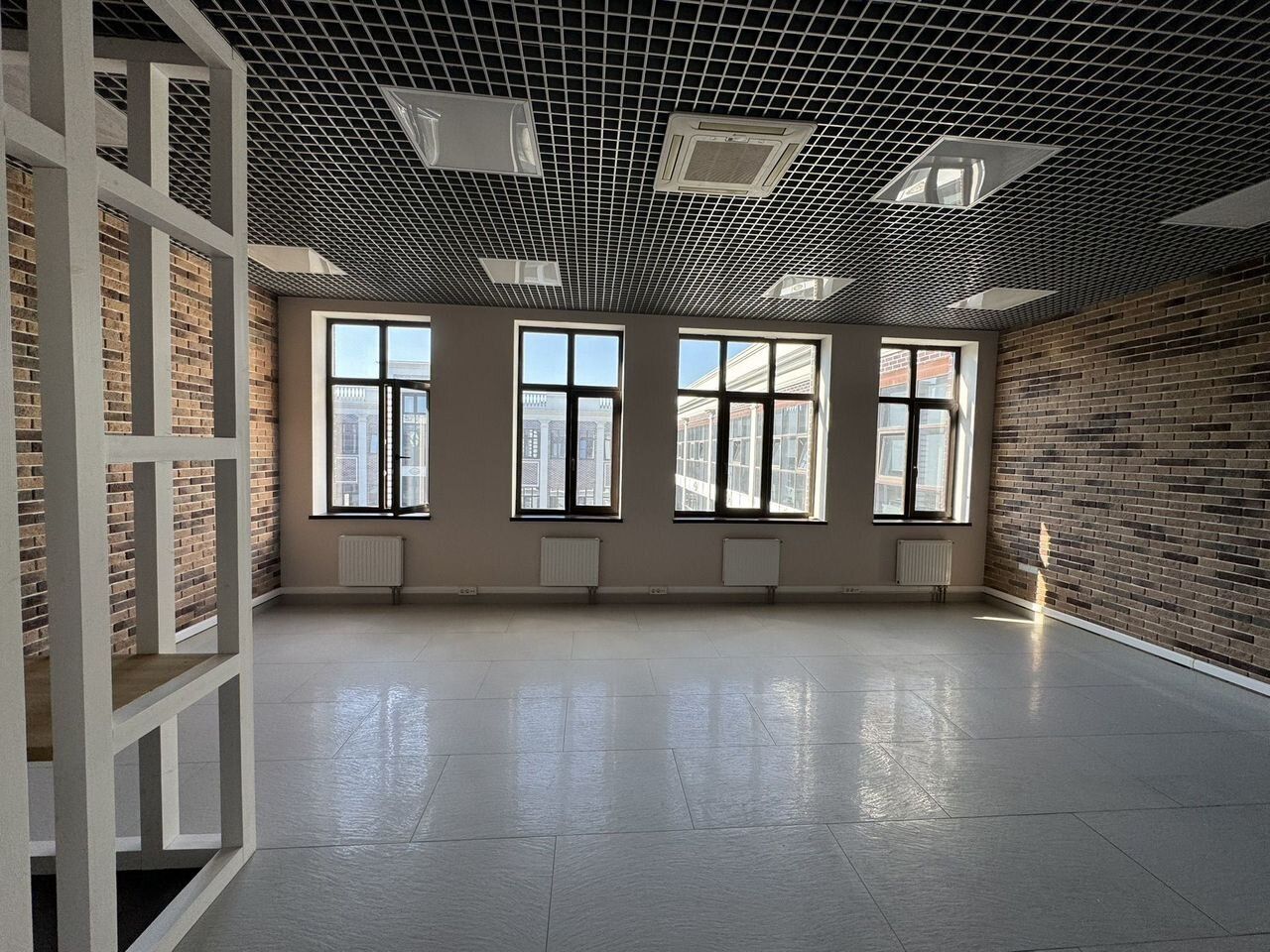 Монтаж потолков грильято