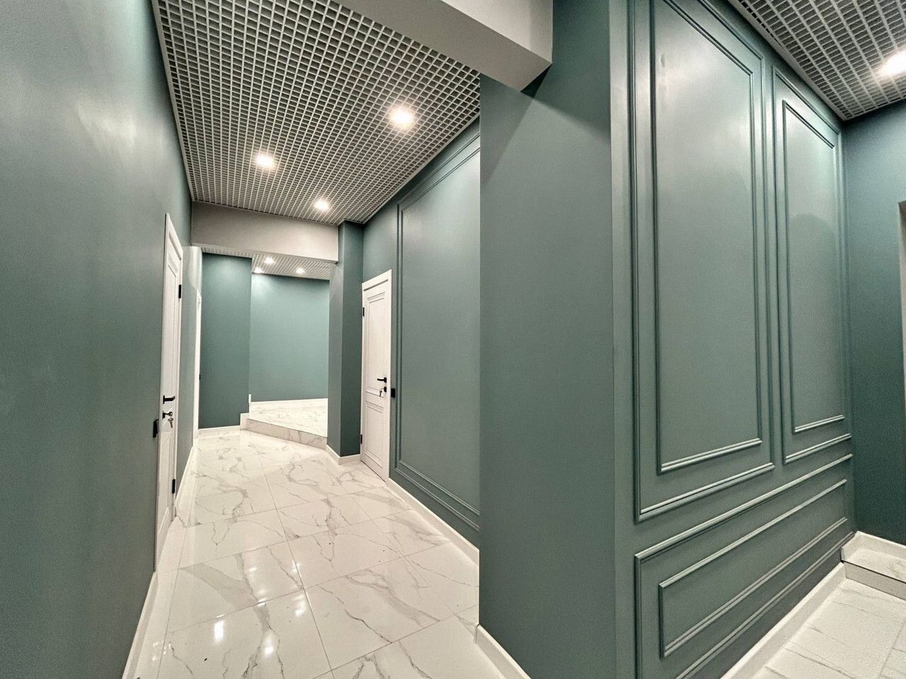 Монтаж потолков грильято