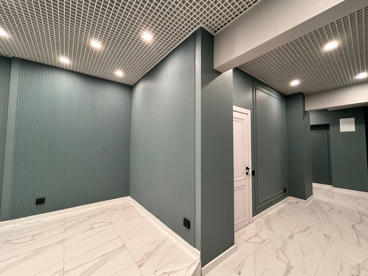 Монтаж потолков грильято