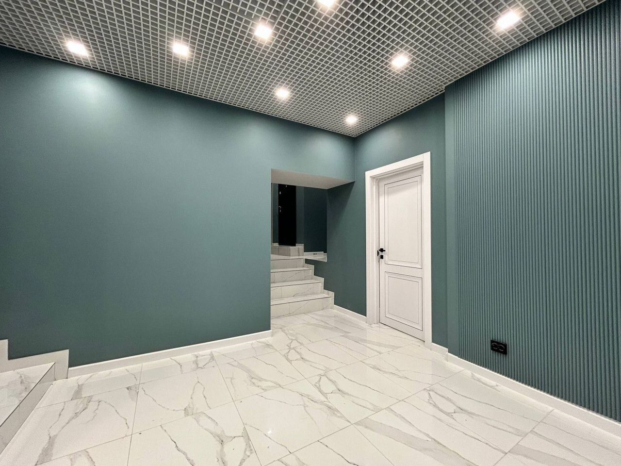 Монтаж потолков грильято