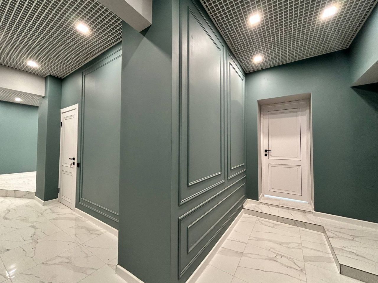 Монтаж потолков грильято